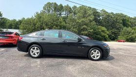 2018 Chevrolet Malibu - Image 3