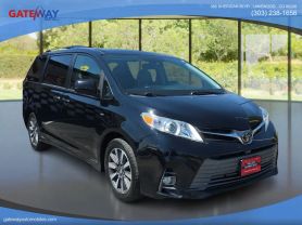 2018 TOYOTA SIENNA VAN V6, 3.5 LITER XLE MINIVAN 4D