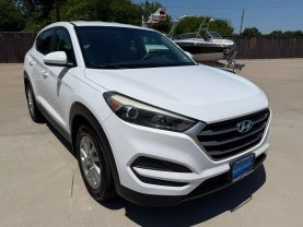 2017 HYUNDAI TUCSON SUV 4-CYL, 2.0 LITER SE SPORT UTILITY 4D
