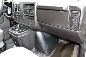 2009 CHEVROLET EXPRESS PASSENGER V8, 6.0 LITER 3500 LS EXTENDED RWD