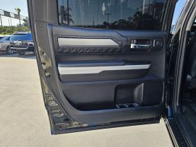 2018 TOYOTA TUNDRA CREWMAX PLATINUM PICKUP 4D 5 1/2 FT