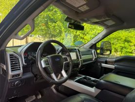 2017 FORD F250 SUPER DUTY CREW CAB PICKUP V8, TURBO DIESEL, 6.7L LARIAT PICKUP 4D 6 3/4 FT