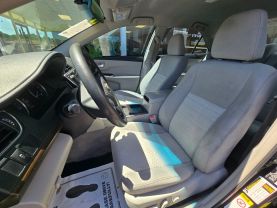 2017 Toyota Camryle Sedan 4d - Image 10