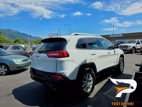 2017 JEEP CHEROKEE SUV V6, 3.2 LITER LATITUDE SPORT UTILITY 4D