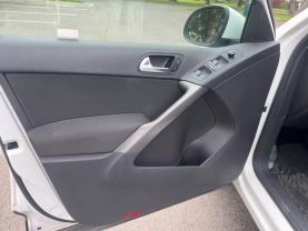 2010 VOLKSWAGEN TIGUAN SUV 4-CYL, TURBO, 2.0 LITER SE SPORT UTILITY 4D