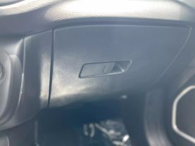 2018 Jeep Compass - Image 11