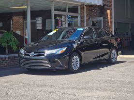 2017 Toyota Camryle Sedan 4d - Image 4
