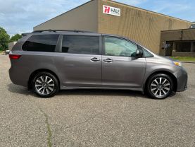 2019 TOYOTA SIENNA VAN V6, 3.5 LITER LE MINIVAN 4D