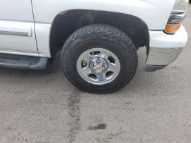 2001 CHEVROLET SUBURBAN 1500 SUV V8, 5.3 LITER SPORT UTILITY