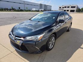 2016 Toyota Camry Hybrid - Image 3