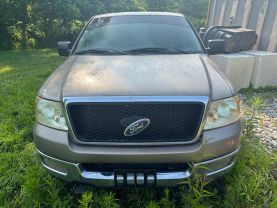 2005 FORD F150 SUPERCREW CAB PICKUP V8, 5.4 LITER LARIAT PICKUP 4D 5 1/2 FT at T&T Repairables - used car dealership in Spencer, Indiana.