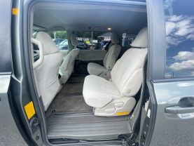 2011 TOYOTA SIENNA