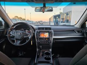 2016 Toyota Camry - Image 19