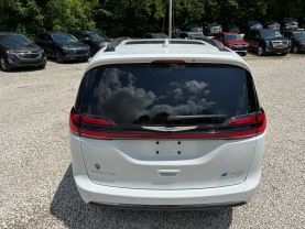 2021 CHRYSLER PACIFICA HYBRID VAN V6, HYBRID, 3.6 LITER LIMITED VAN 4D at T&T Repairables - used car dealership in Spencer, Indiana.