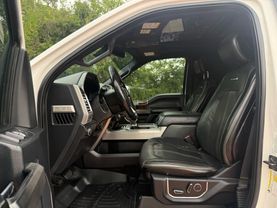 2017 FORD F150 SUPERCREW CAB PICKUP V8, FLEX FUEL, 5.0 LITER PLATINUM PICKUP 4D 5 1/2 FT