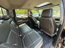2019 Chevrolet Silverado 1500 Crew Cab Lt Trail Boss Pickup 4d 5 3/4 Ft - Image 23