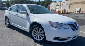 2013 CHRYSLER 200 SEDAN 4-CYL, PZEV, 2.4 LITER TOURING SEDAN 4D