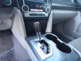 2014 Toyota Camry - Image 21