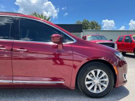 2017 CHRYSLER PACIFICA VAN V6, 3.6 LITER TOURING-L MINIVAN 4D