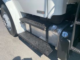 2012 FREIGHTLINER M2 12FT DUMP BED CDL TRUCK DUMP TRUCKS 6.7L L6 CUMMINS DIESEL M2 106 BUSINESS CLASS REGULAR CAB - Eddies Auto Sales