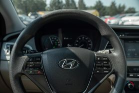 2017 HYUNDAI SONATA HYBRID SEDAN 4-CYL, HYBRID, 2.0 LITER SE SEDAN 4D