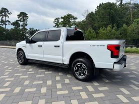 2022 FORD F150 LIGHTNING PICKUP DUAL ELECTRIC MOTORS XLT PICKUP 4D 5 1/2 FT
