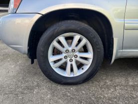 2006 Toyota Highlander Hybrid Sport Utility 4d - Image 14