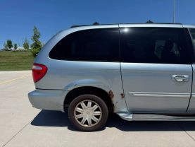 2005 CHRYSLER TOWN & COUNTRY VAN V6, 3.8 LITER TOURING MINIVAN 4D