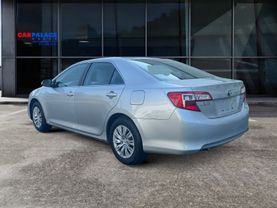 2012 Toyota Camry Le Hybrid Sedan 4d - Image 4
