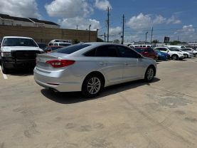 2016 HYUNDAI SONATA SEDAN 4-CYL, 2.4 LITER SE SEDAN 4D at Motors On Wheels - used car dealership in Houston, Texas.