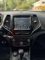 2019 Jeep Cherokee - Image 24