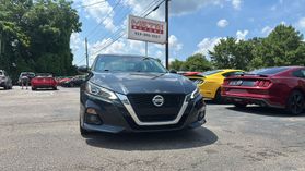 2019 Nissan Altima - Image 2