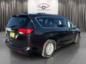 2020 CHRYSLER VOYAGER VAN V6, 3.6 LITER LXI MINIVAN 4D