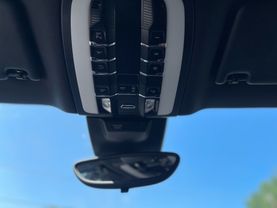 2017 Porsche Macan - Image 18