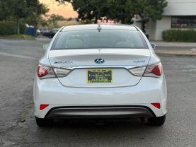 2012 HYUNDAI SONATA SEDAN 4-CYL, HYBRID, 2.4 LITER HYBRID SEDAN 4D