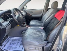2006 Toyota Highlander Hybrid Sport Utility 4d - Image 9