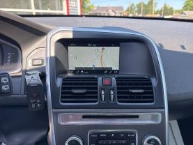 2016 VOLVO XC60 SUV 4-CYL, DRV-E SPRCHRG 2.0T T6 DRIVE-E SPORT UTILITY 4D