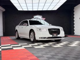 2016 CHRYSLER 300 SEDAN V6, 3.6 LITER 300C SEDAN 4D