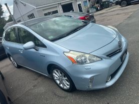 2013 Toyota Prius V - Image 6