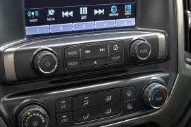 2018 Chevrolet Silverado 1500 Crew Cab - Image 31