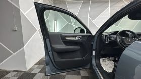 2021 VOLVO XC40