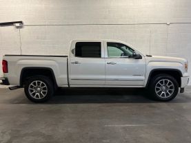 2015 GMC SIERRA 1500 CREW CAB PICKUP V8, ECOTEC3, 6.2 LITER DENALI PICKUP 4D 5 3/4 FT