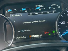 2017 Ford F250 Super Duty Crew Cab Lariat Pickup 4d 6 3/4 Ft - Image 32