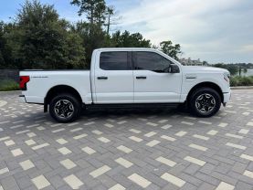 2022 FORD F150 LIGHTNING PICKUP DUAL ELECTRIC MOTORS XLT PICKUP 4D 5 1/2 FT