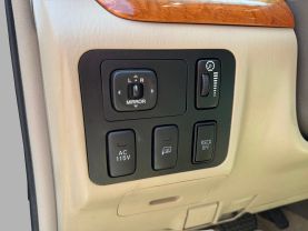 2004 LEXUS GX SUV V8, 4.7 LITER GX 470 SPORT UTILITY 4D