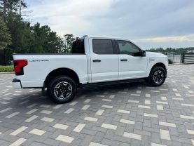 2022 FORD F150 LIGHTNING PICKUP DUAL ELECTRIC MOTORS XLT PICKUP 4D 5 1/2 FT