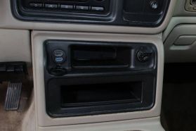 2005 CHEVROLET SUBURBAN 1500 SUV V8, FFV, 5.3 LITER SPORT UTILITY 4D