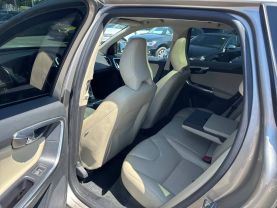 2016 VOLVO XC60 SUV 4-CYL, DRV-E SPRCHRG 2.0T T6 DRIVE-E SPORT UTILITY 4D