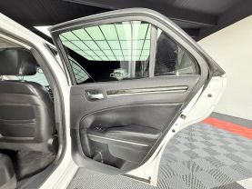 2016 CHRYSLER 300 SEDAN V6, 3.6 LITER 300C SEDAN 4D