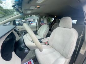 2011 TOYOTA SIENNA